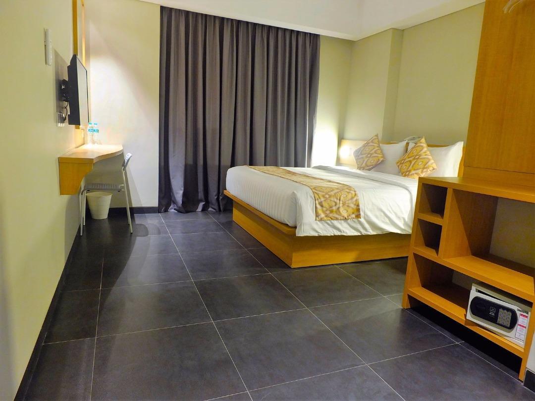 Maple Hotel Grogol Jakarta Exteriör bild